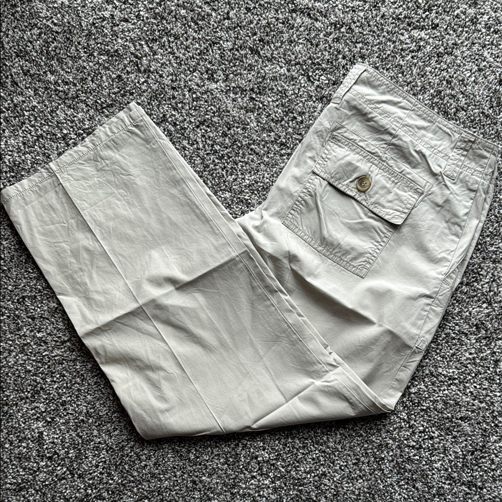 Outback Red Tan Capris with Straight-Leg Design